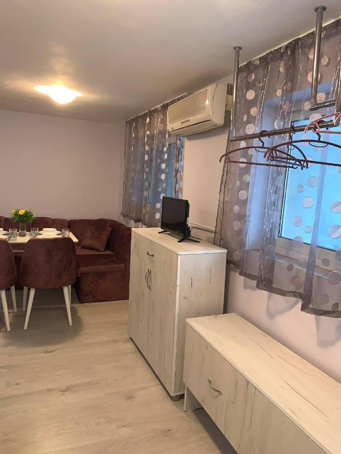 Comfy Studio Apartment By The Flower Market Varna Exteriör bild