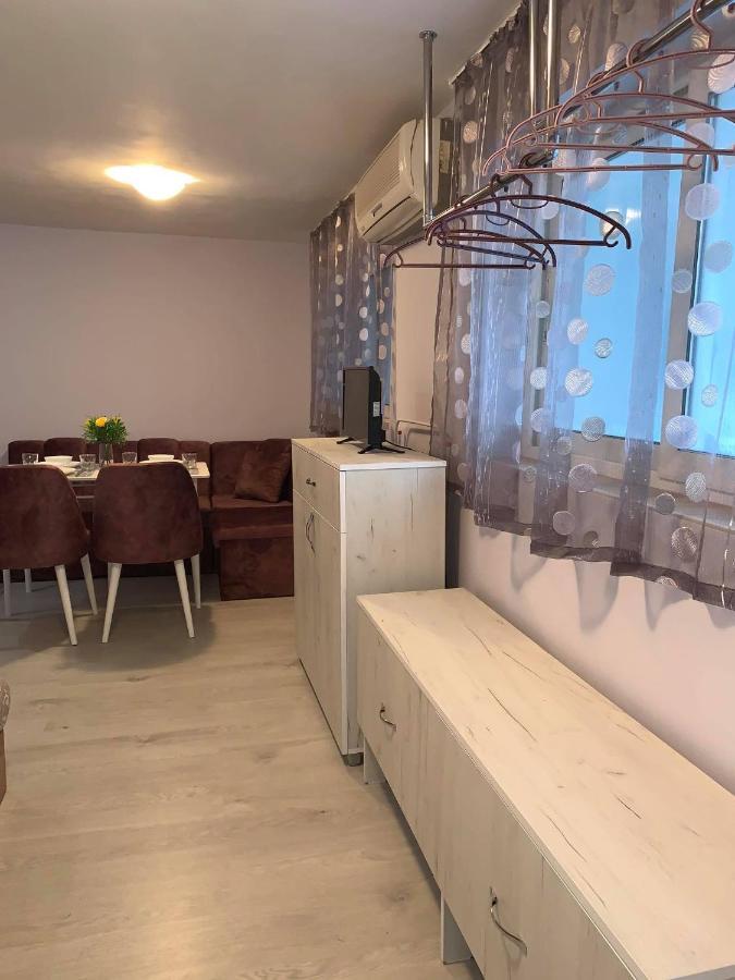 Comfy Studio Apartment By The Flower Market Varna Exteriör bild