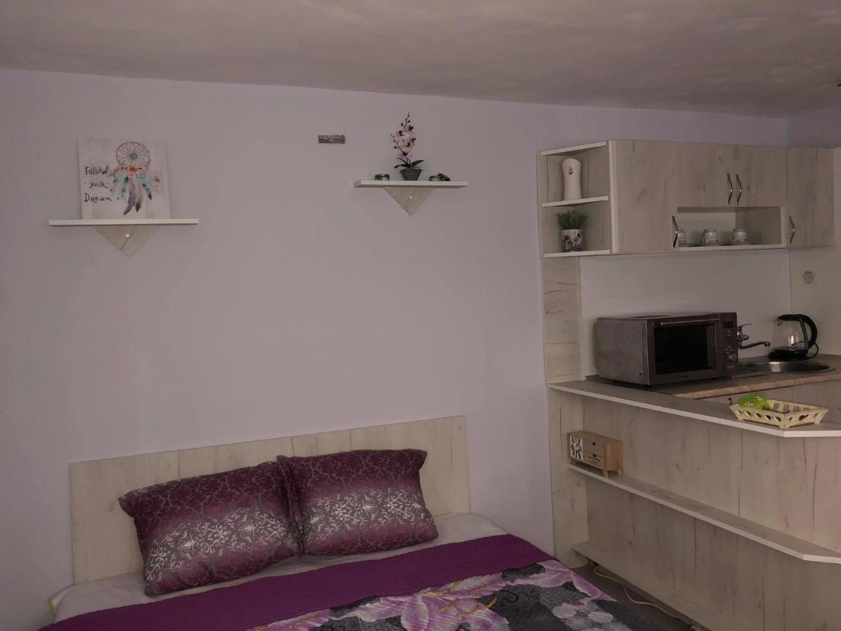 Comfy Studio Apartment By The Flower Market Varna Exteriör bild